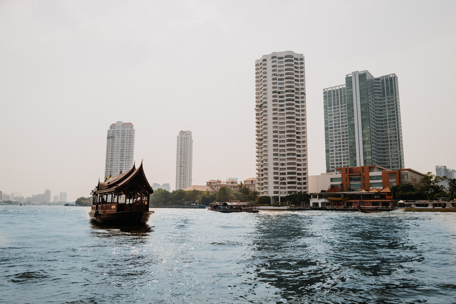 Bootstour auf dem Chao Phraya in Bangkok Thailand / Nina Danninger Photography